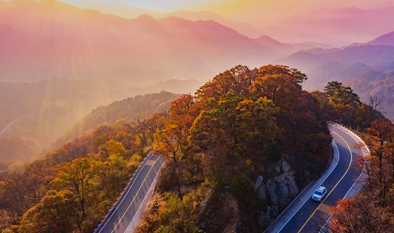 行走金寨中國(guó)紅嶺公路，體驗(yàn)華東最美自駕線路